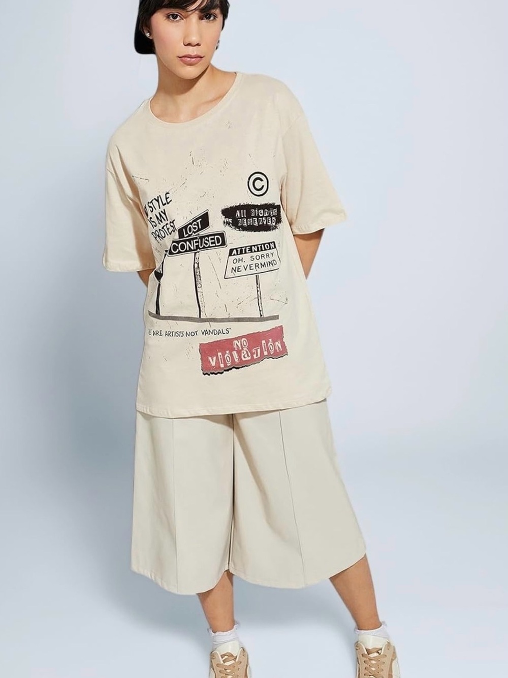 Max URB_N Beige Graphic Sign Short Sleeve Tee Unisex